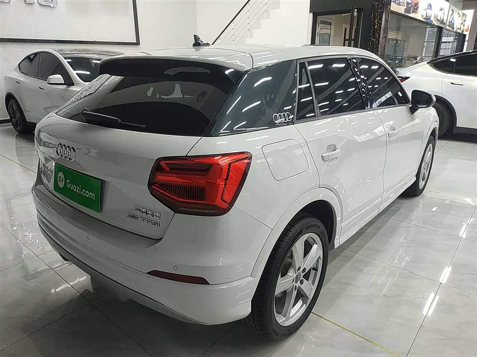 Audi Q2L Audi Q2L