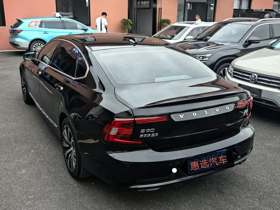Volvo S90