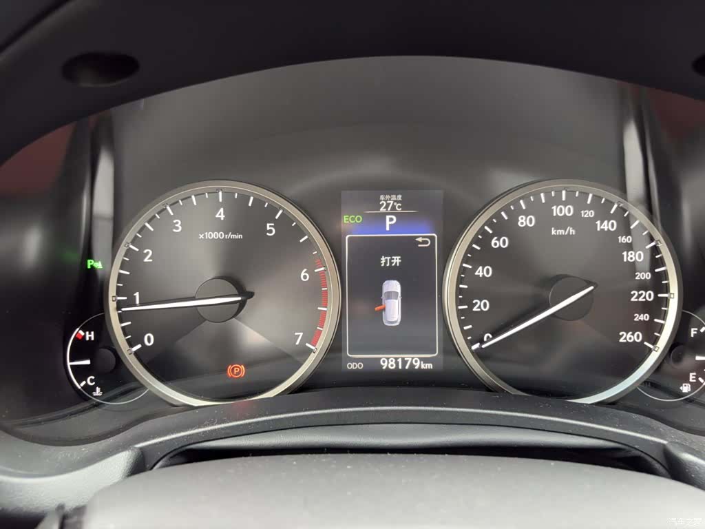 Lexus NX, 2015 13