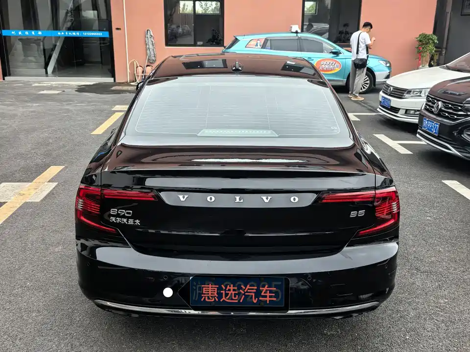 Volvo S90