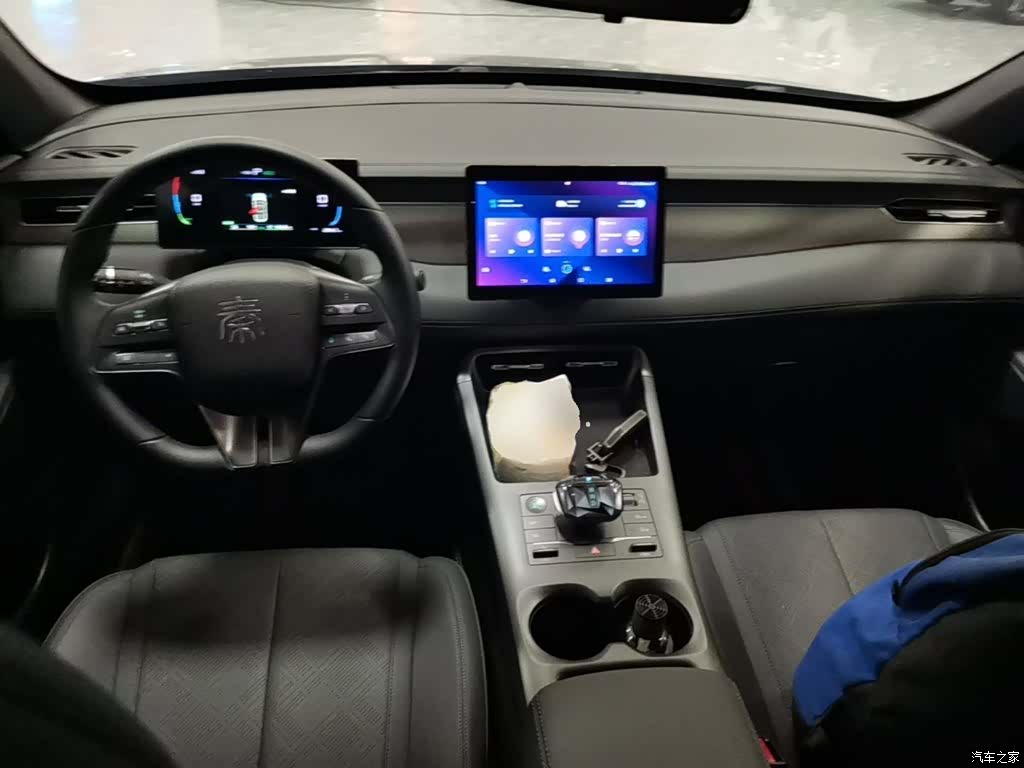 BYD Qin, 2025 10