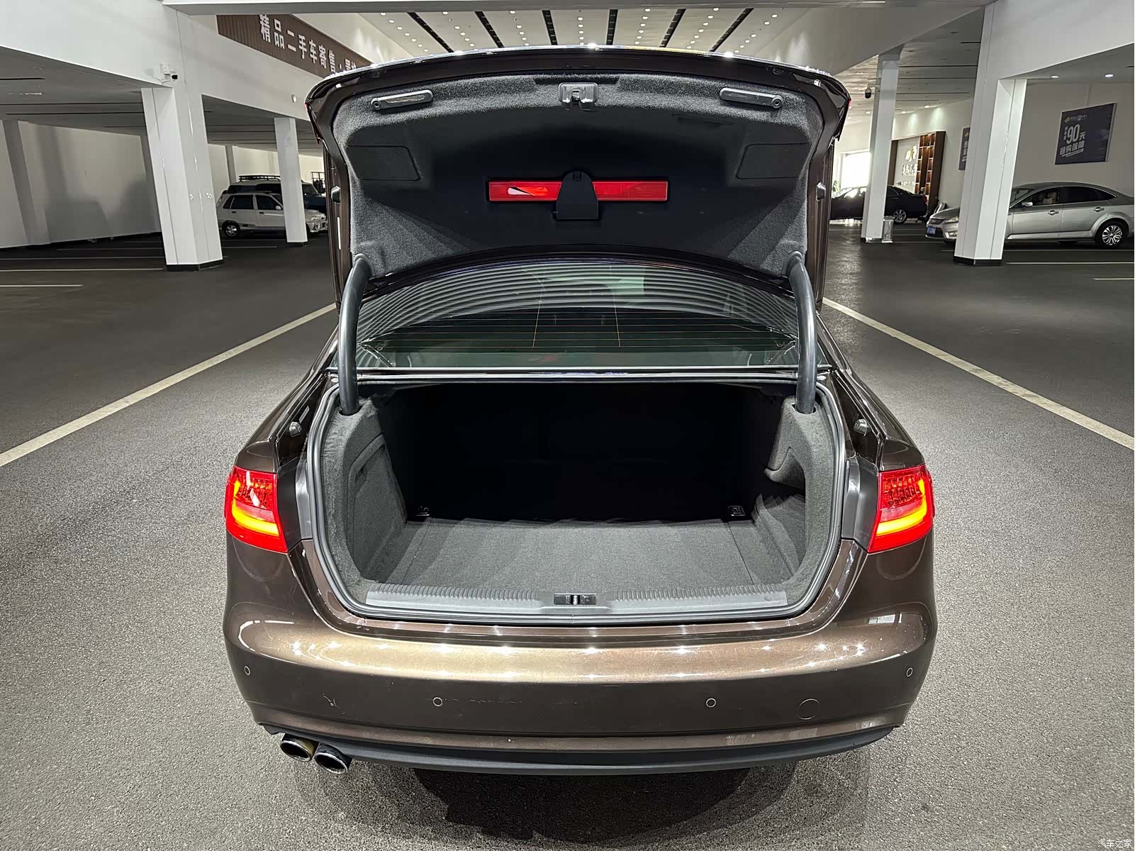 Audi A4L, 2015 13