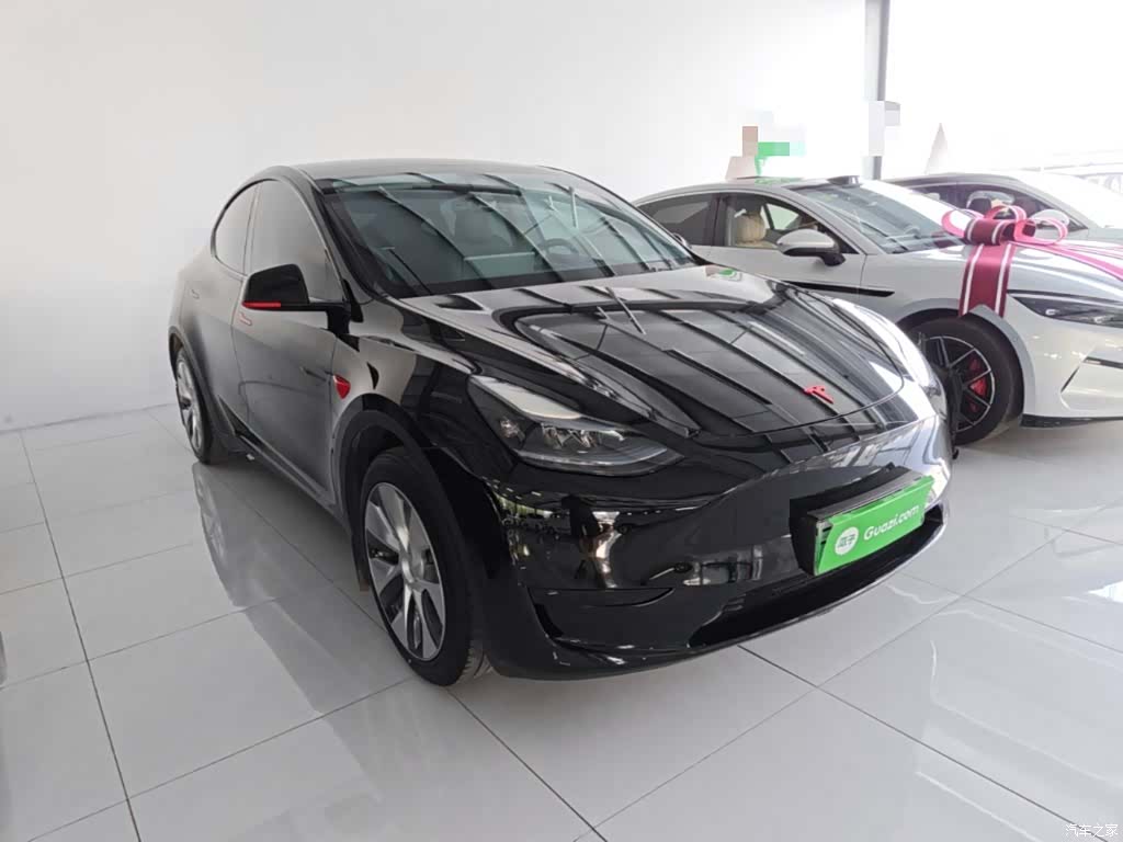 Tesla Model Y, 2023 4