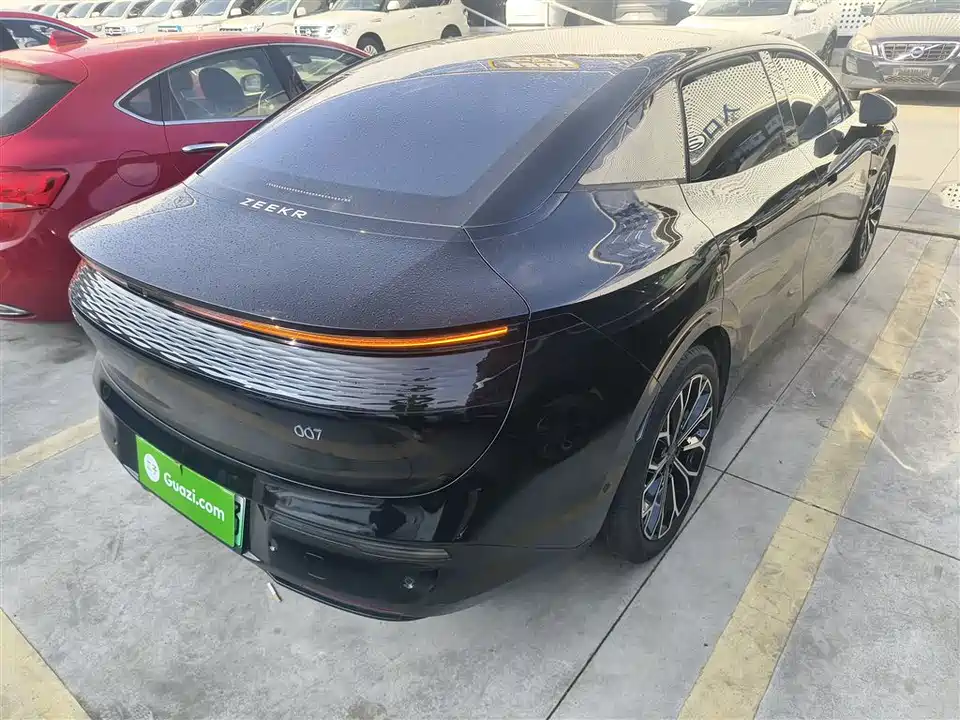 Zeekr 007