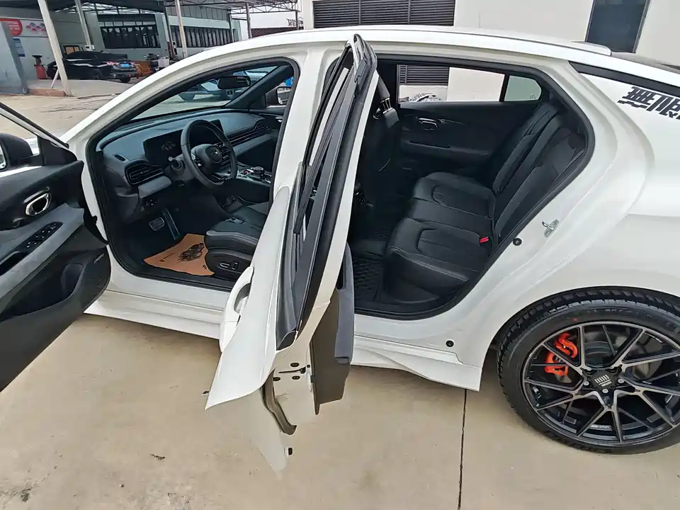 Trumpchi Shadow Leopard