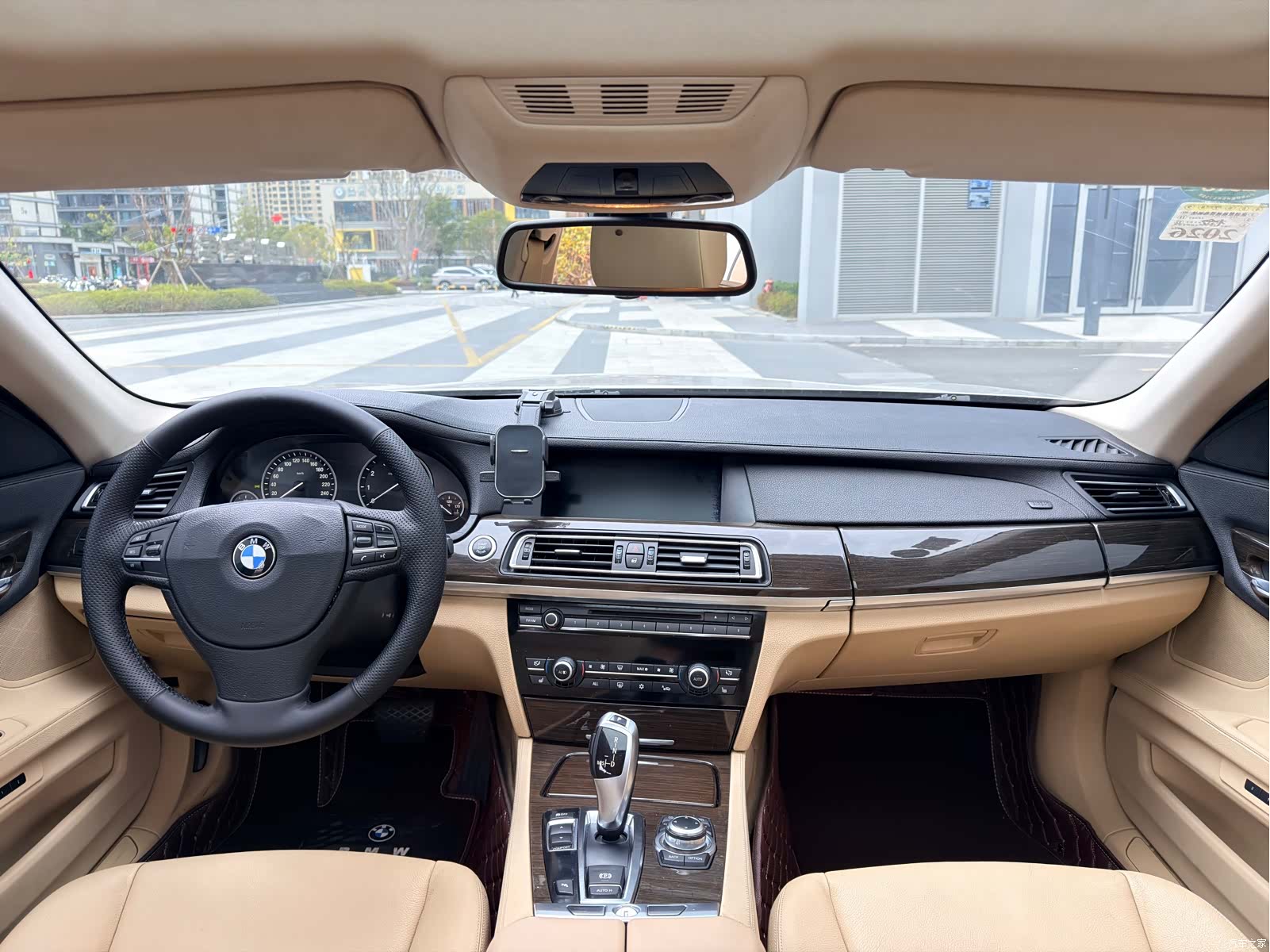 BMW 7 Series, 2012 7