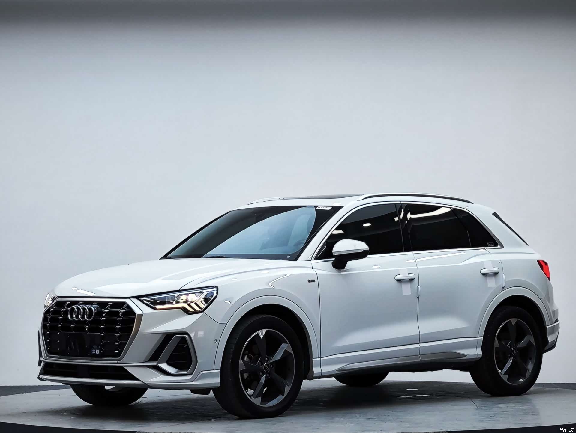 Audi Q3, 2022 2