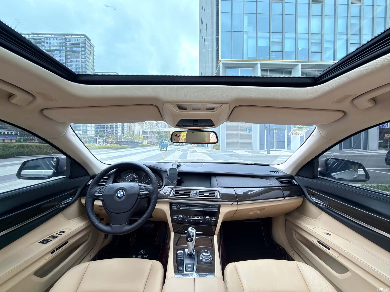 BMW 7 Series, 2012 6