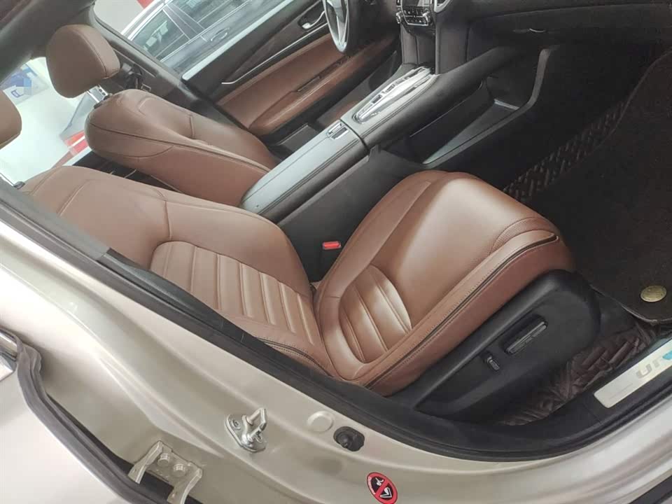 Honda UR-V Honda UR-V