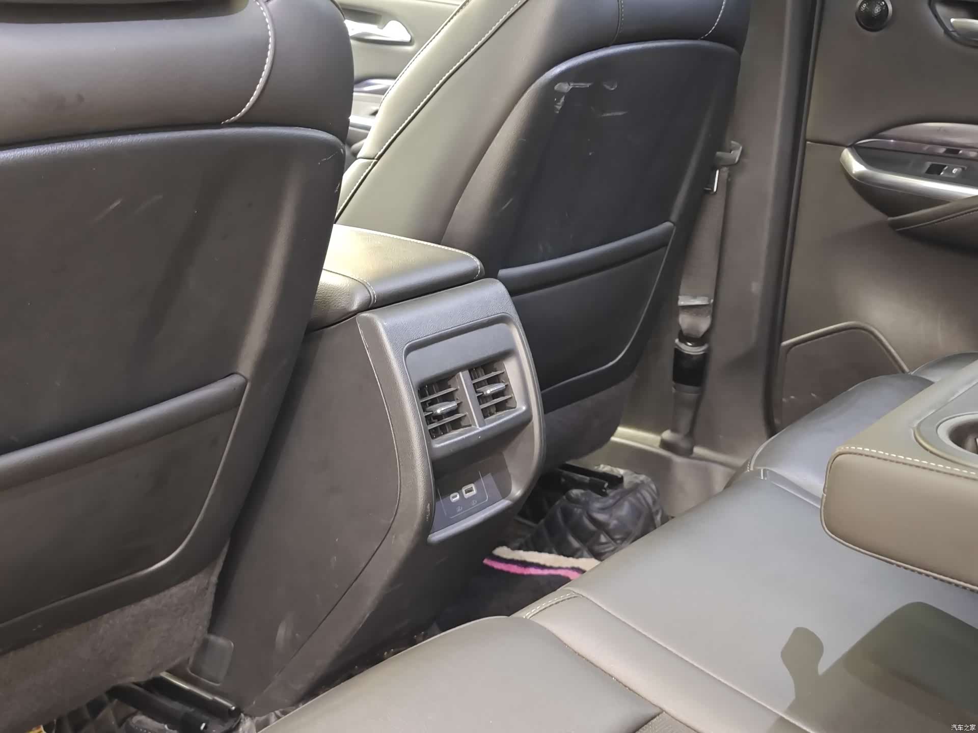 Cadillac XT4, 2021 25