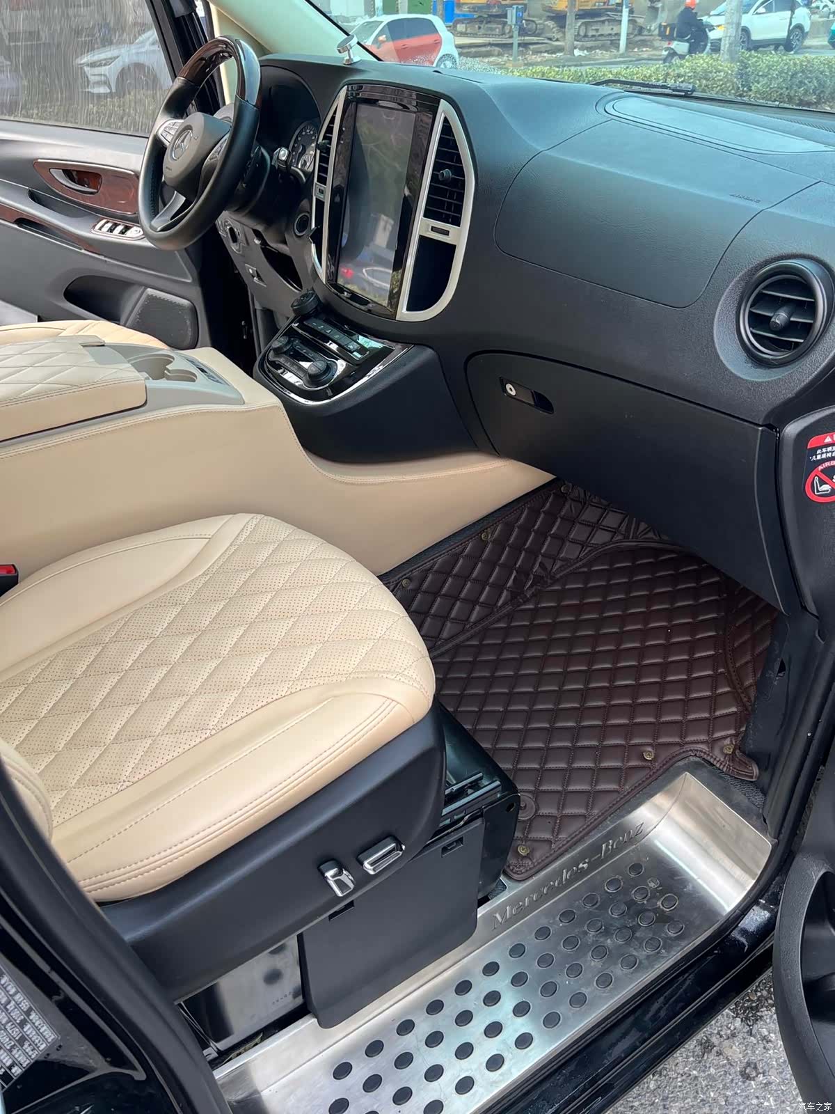 Mercedes-Benz 7, 2021 14