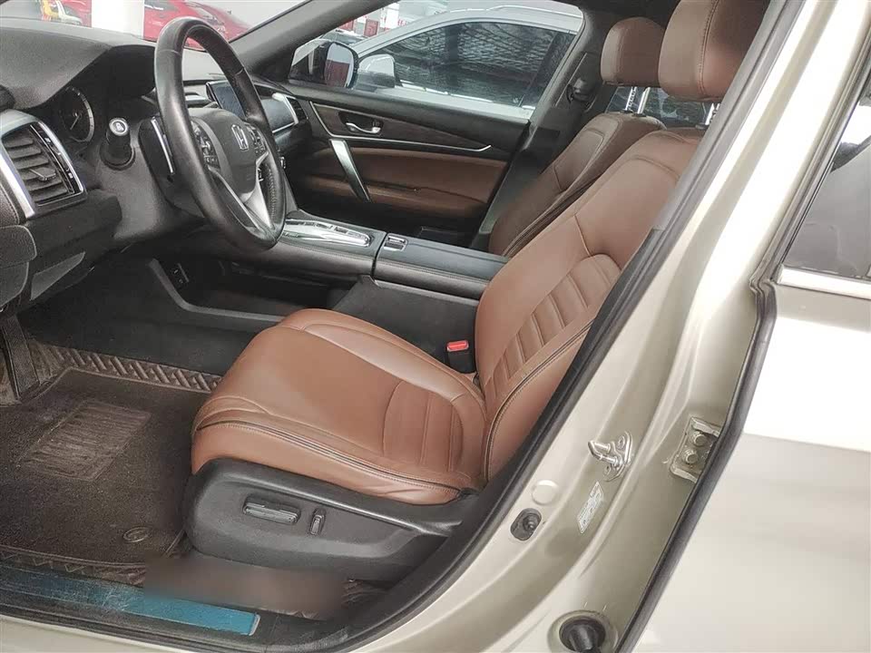 Honda UR-V Honda UR-V