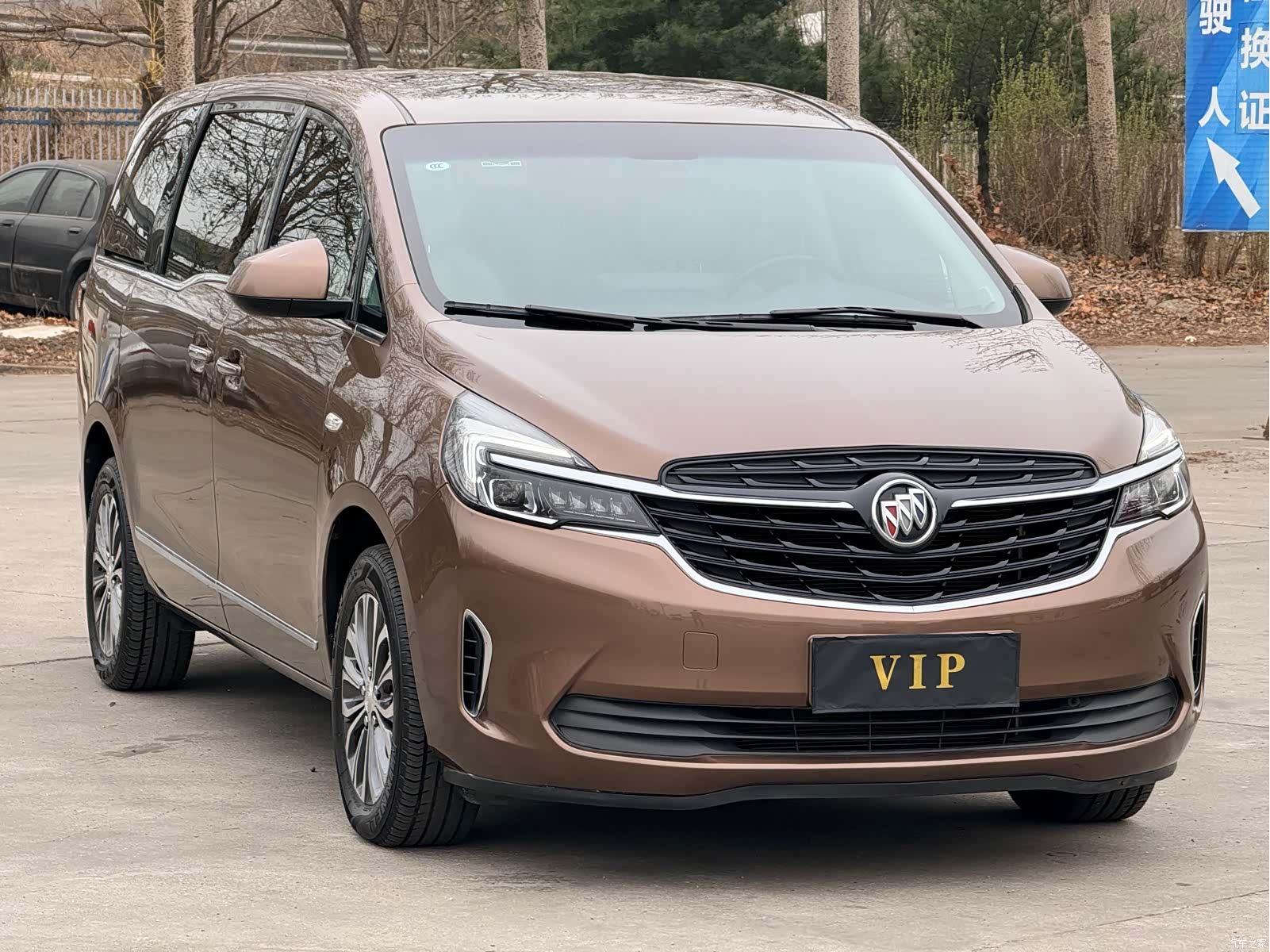 Buick GL8, 2022 3
