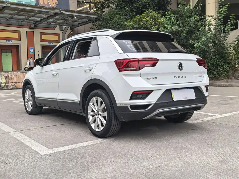 Volkswagen T-ROC exploring Songs
