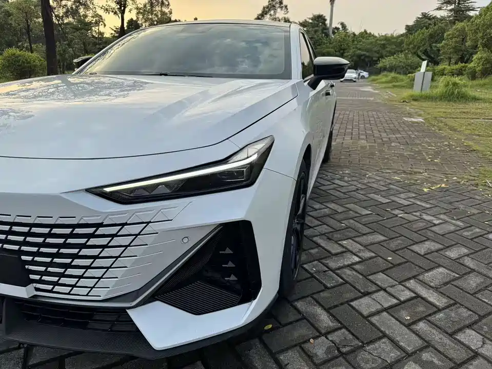Changan UNI-V