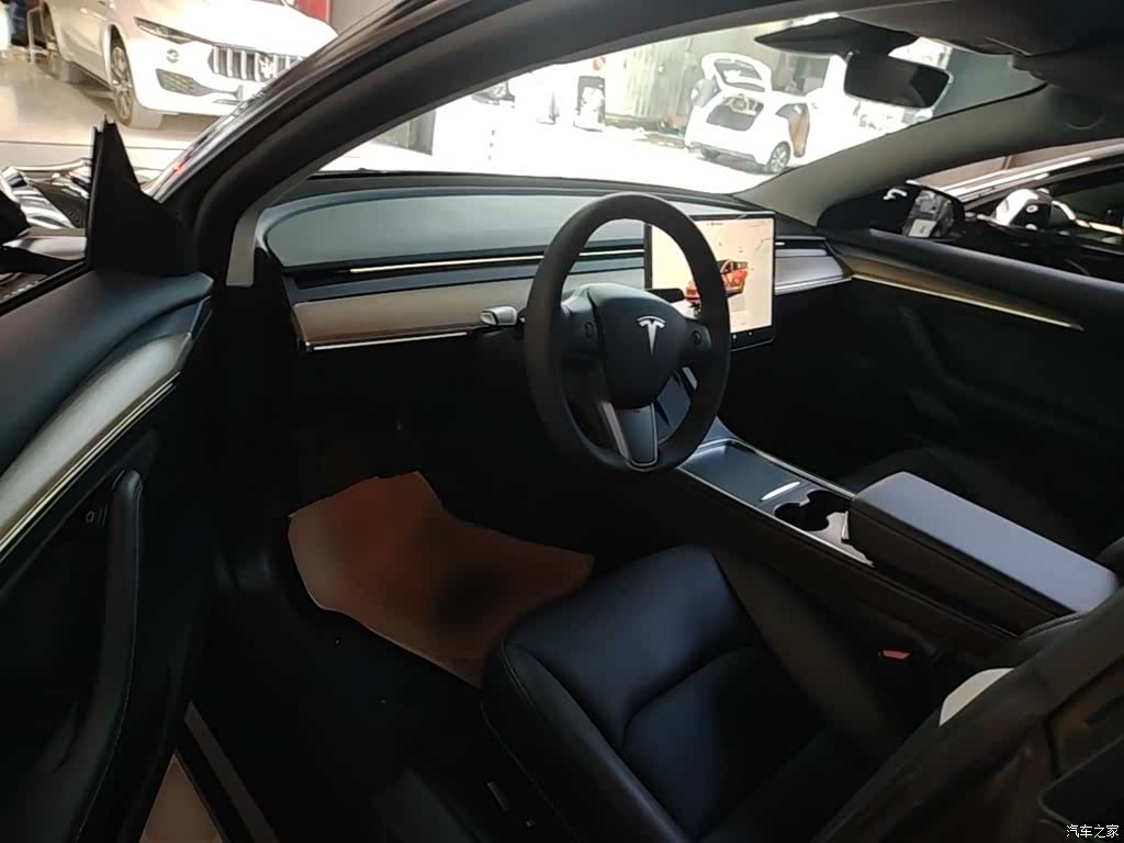 Tesla Model 3, 2023 15