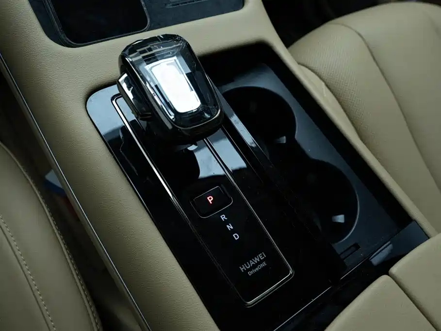 AITO Ask the world M7