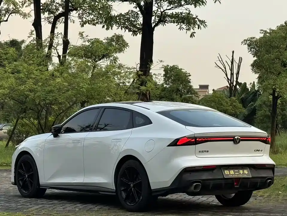 Changan UNI-V