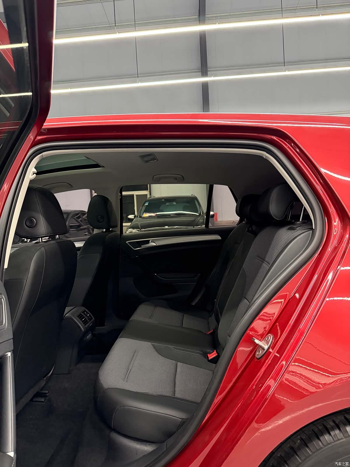 Volkswagen Golf, 2019 все фото