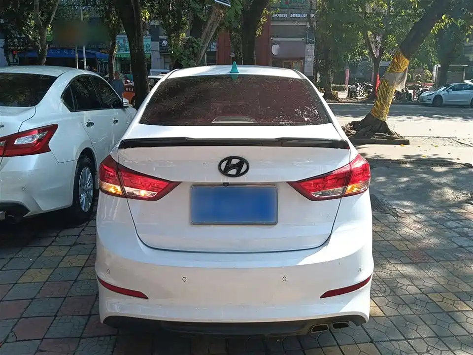 Hyundai Lead