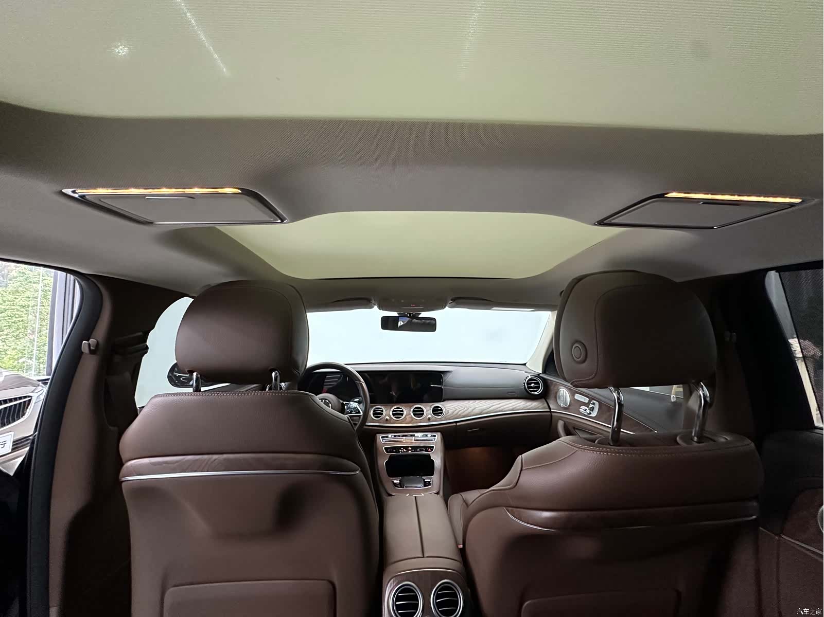 Mercedes-Benz E-Class, 2023 14