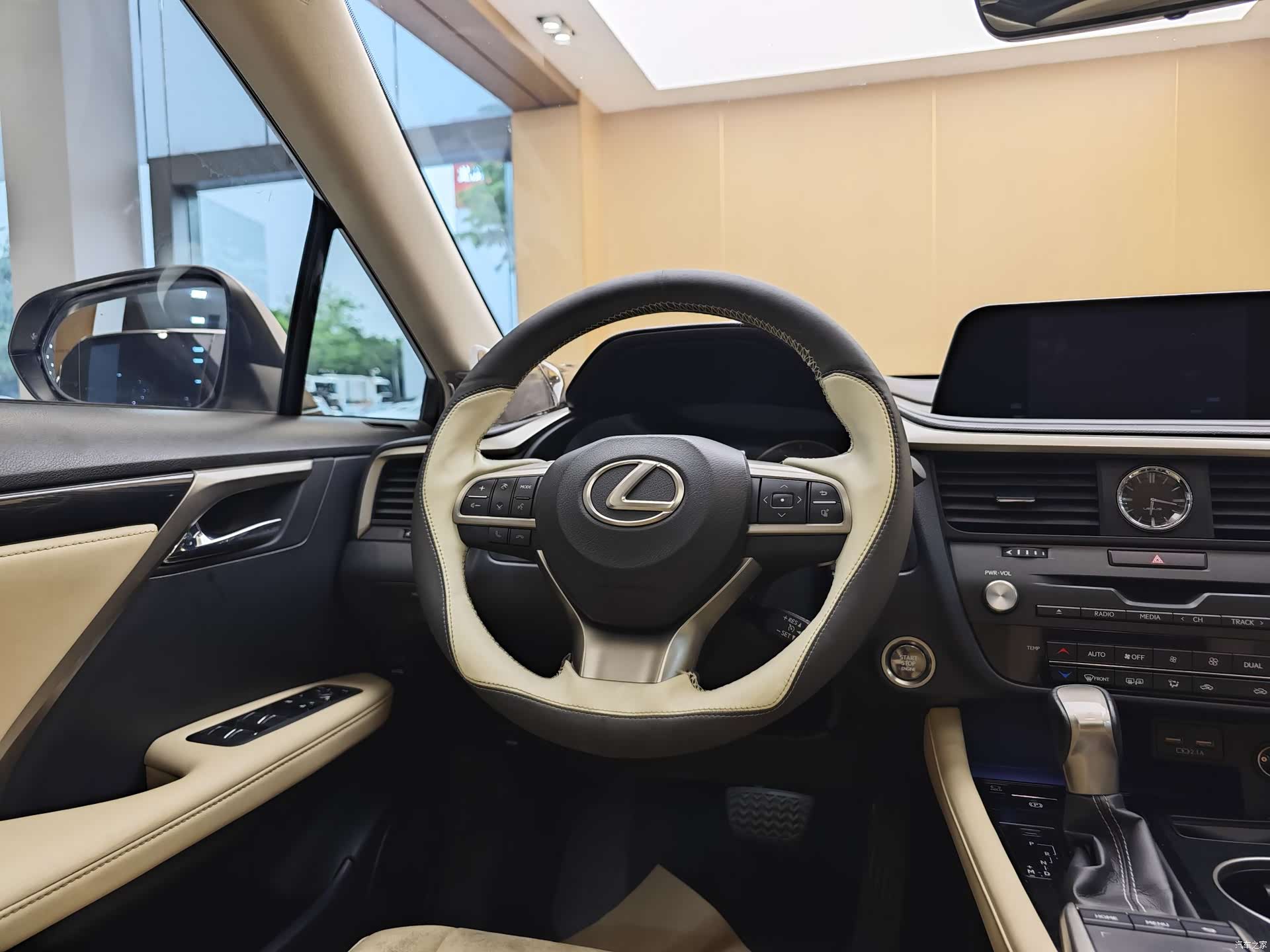 Lexus RX, 2022 15