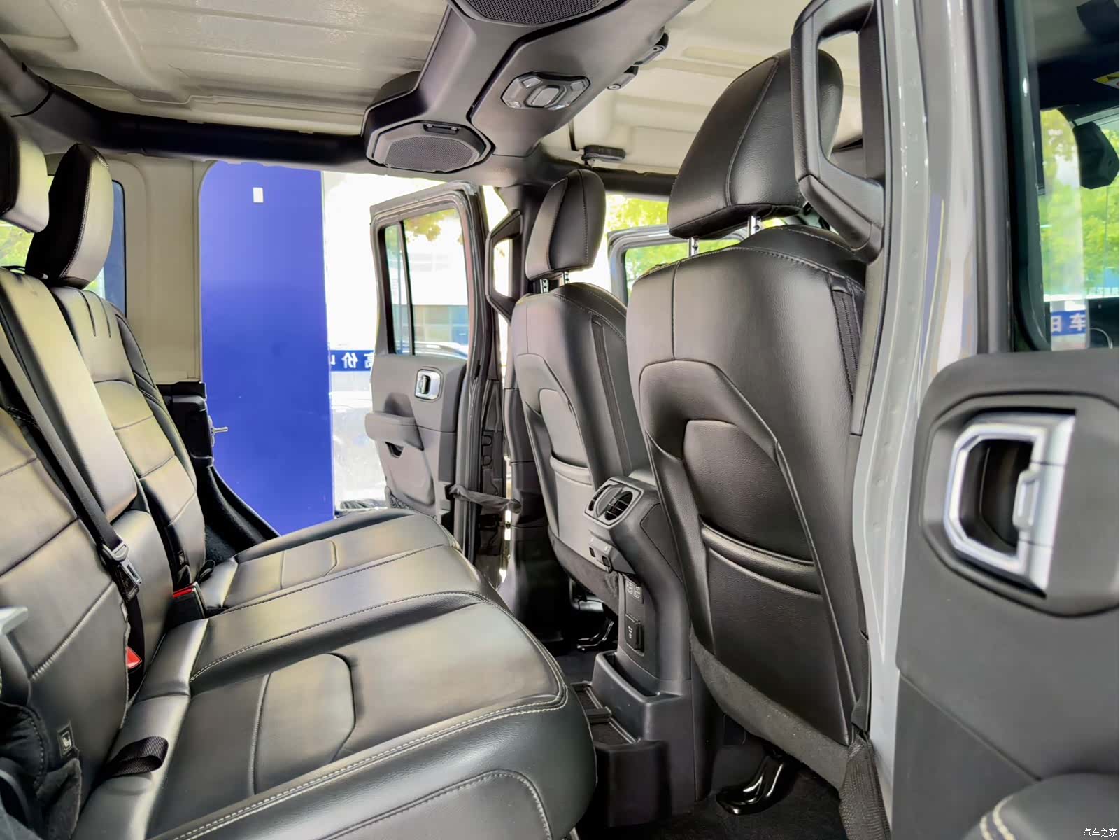 Jeep Wrangler, 2022 15