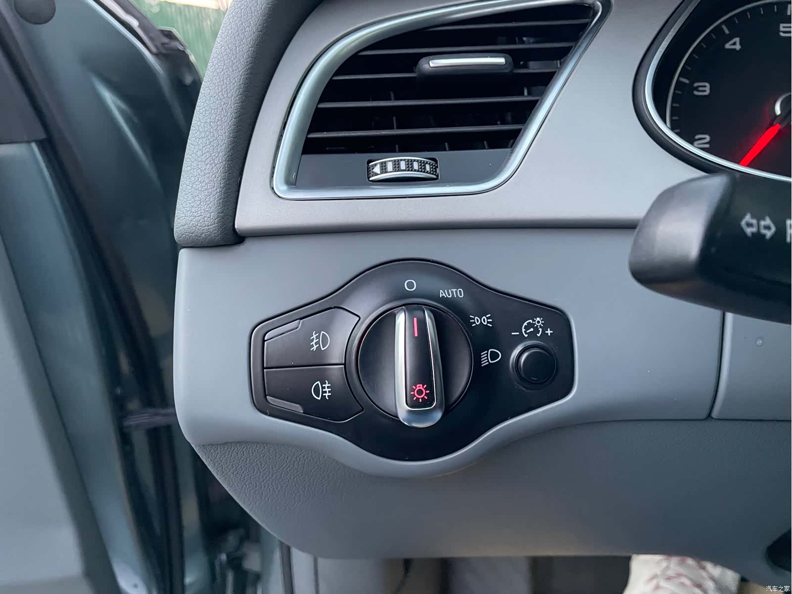 Audi A4L, 2015 12