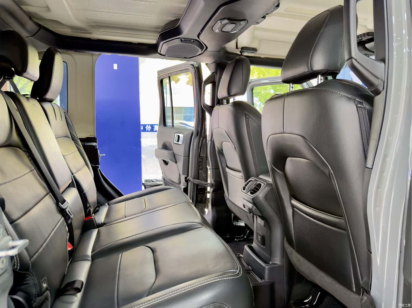 Jeep Wrangler, 2022 14