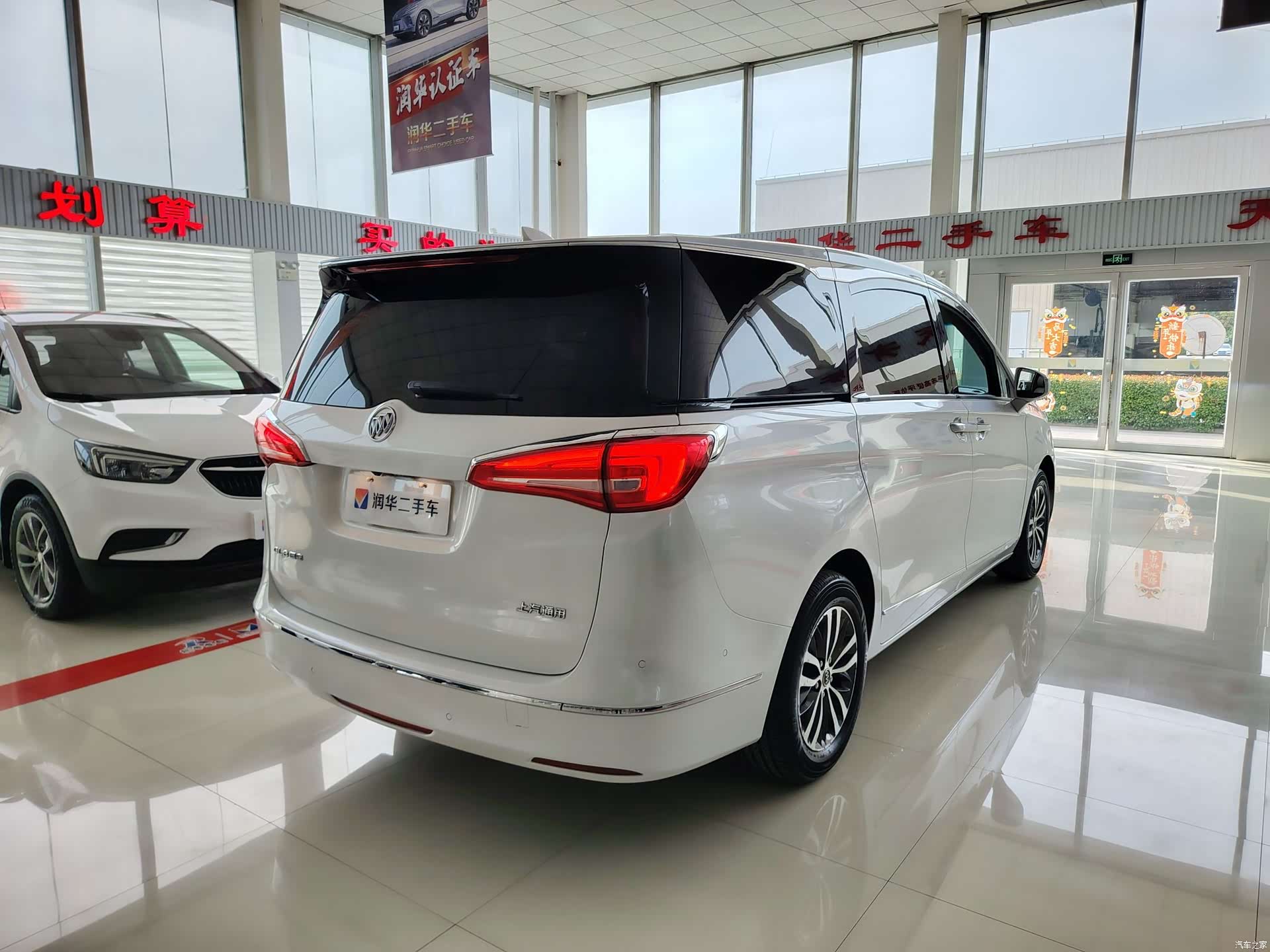 Buick GL8, 2018 17