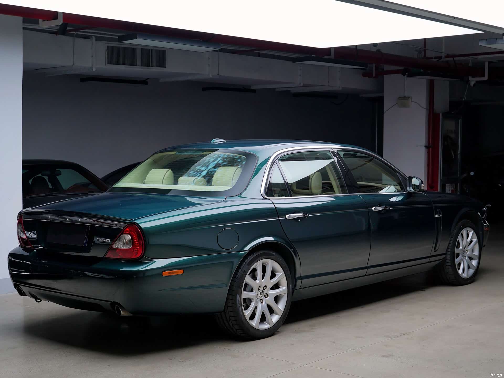 Jaguar XJ, 2008 6