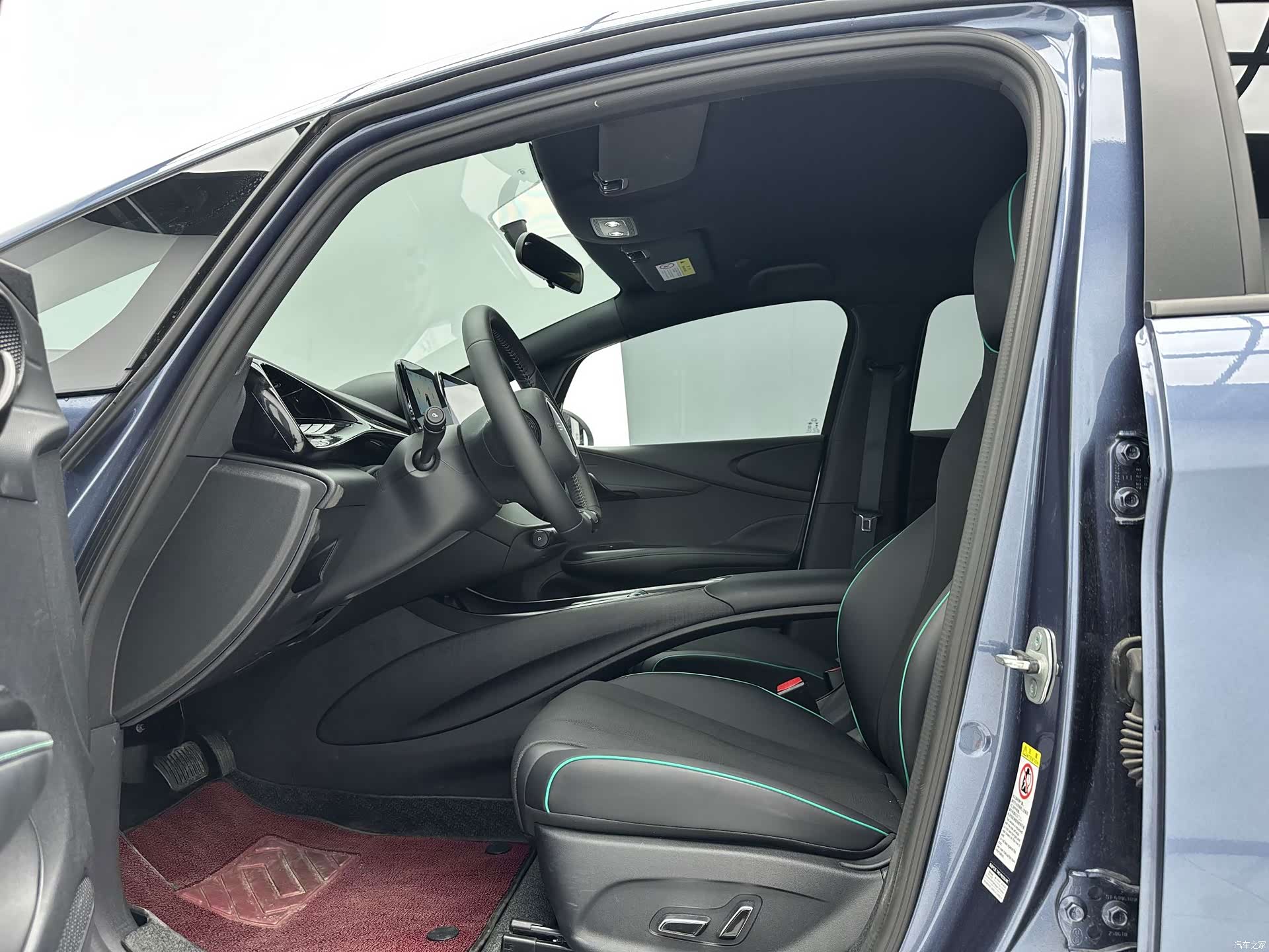 BYD Dolphin, 2025 все фото
