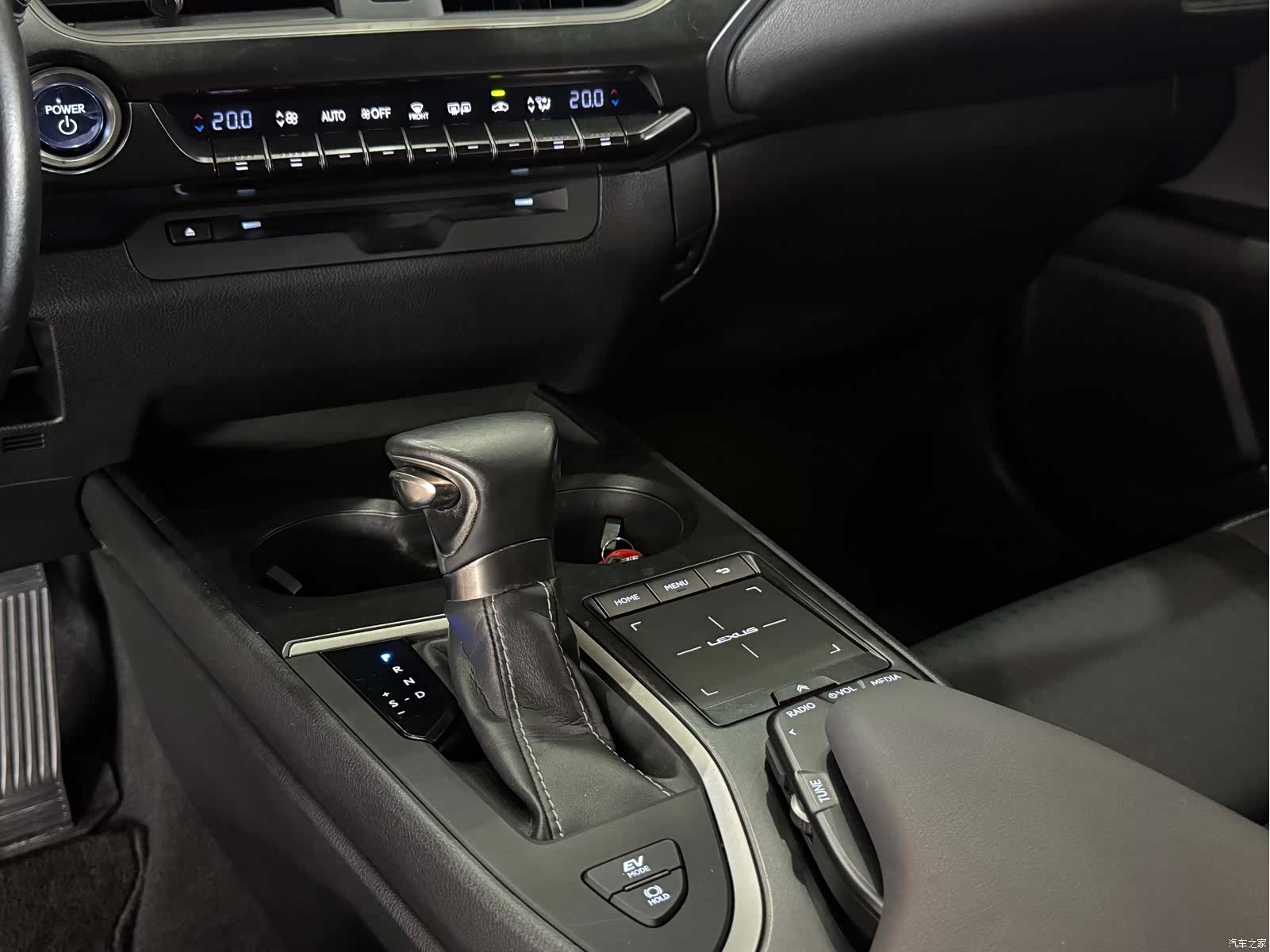 Lexus UX, 2019 11