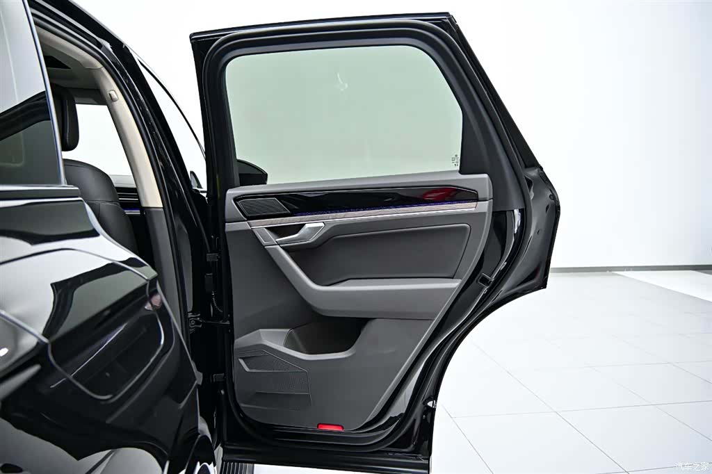 Volkswagen Touareg, 2025 21