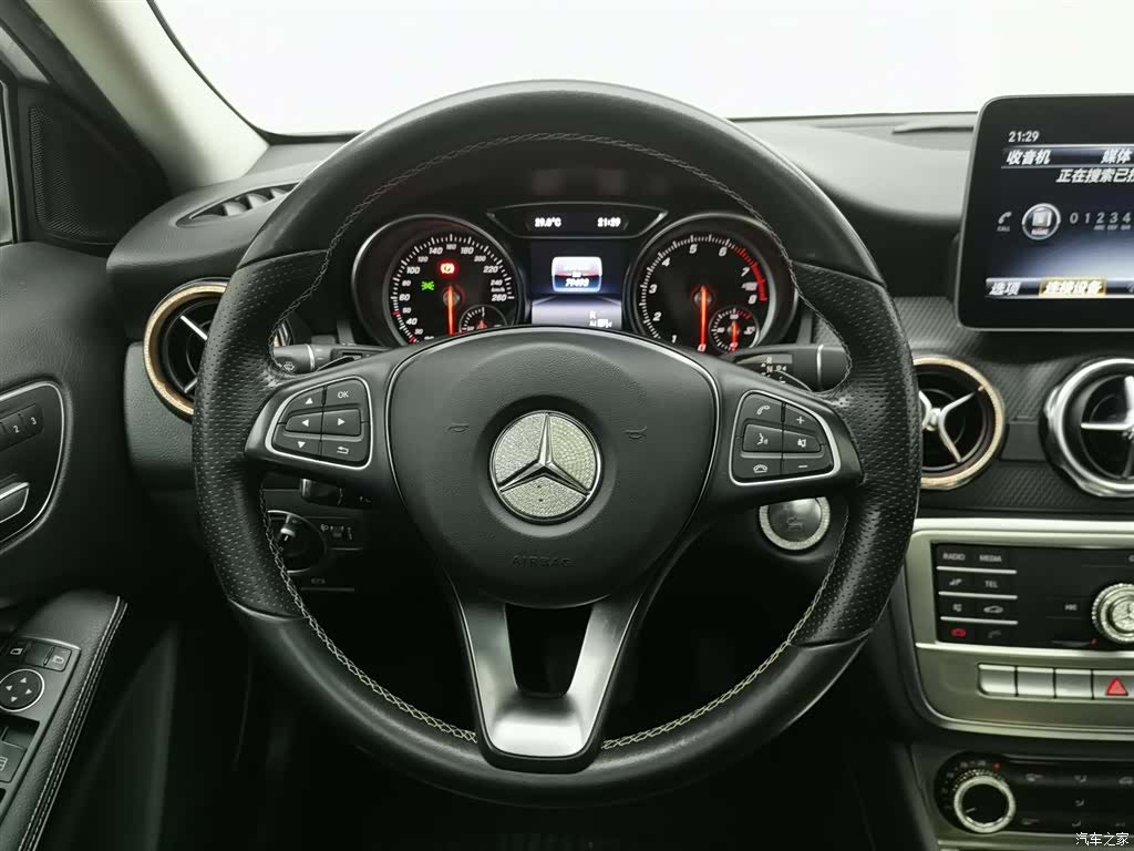 Mercedes-Benz GLA, 2019 11