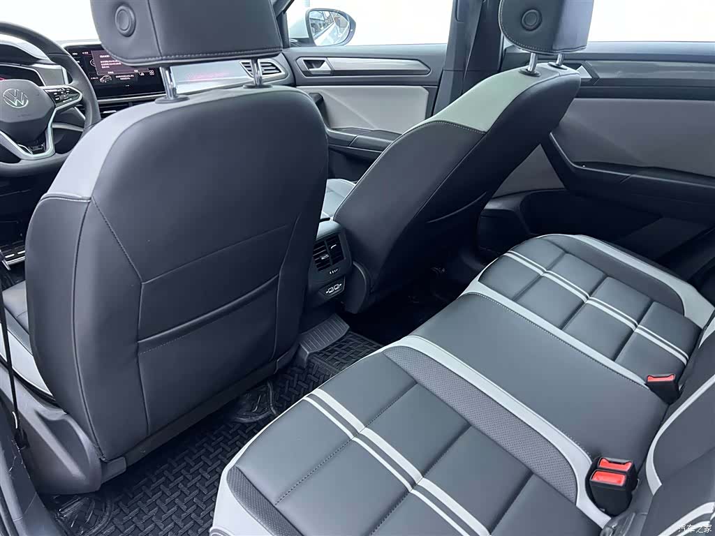 Volkswagen T-ROC, 2025 25
