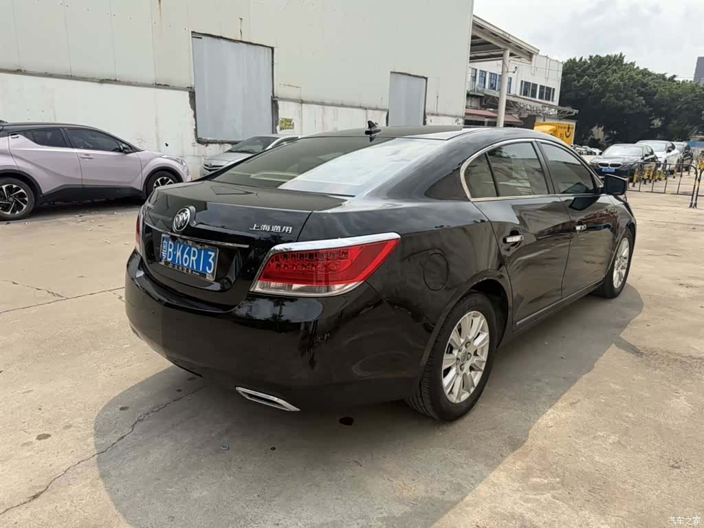 Buick LaCrosse, 2011 4
