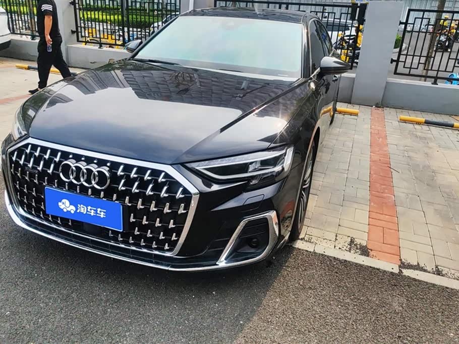 Audi A8