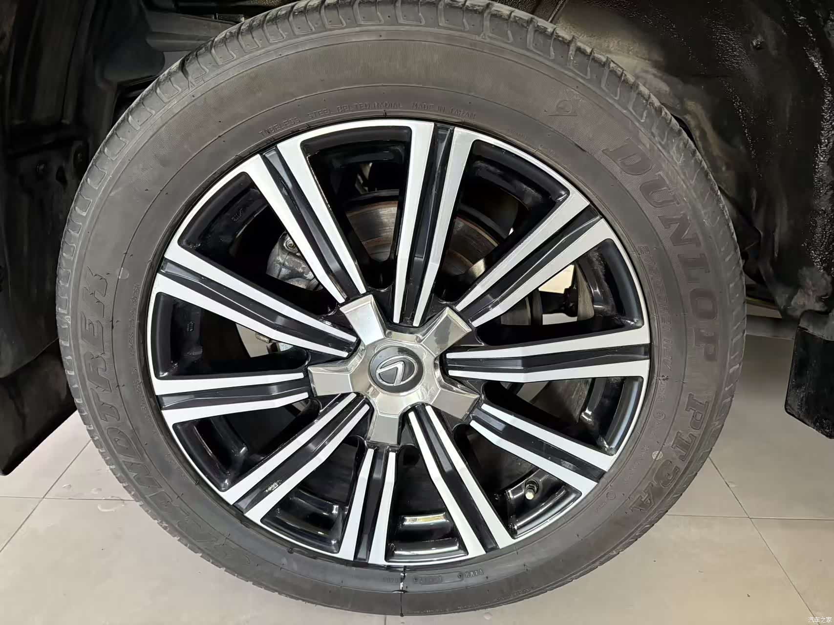 Lexus LX, 2019 25