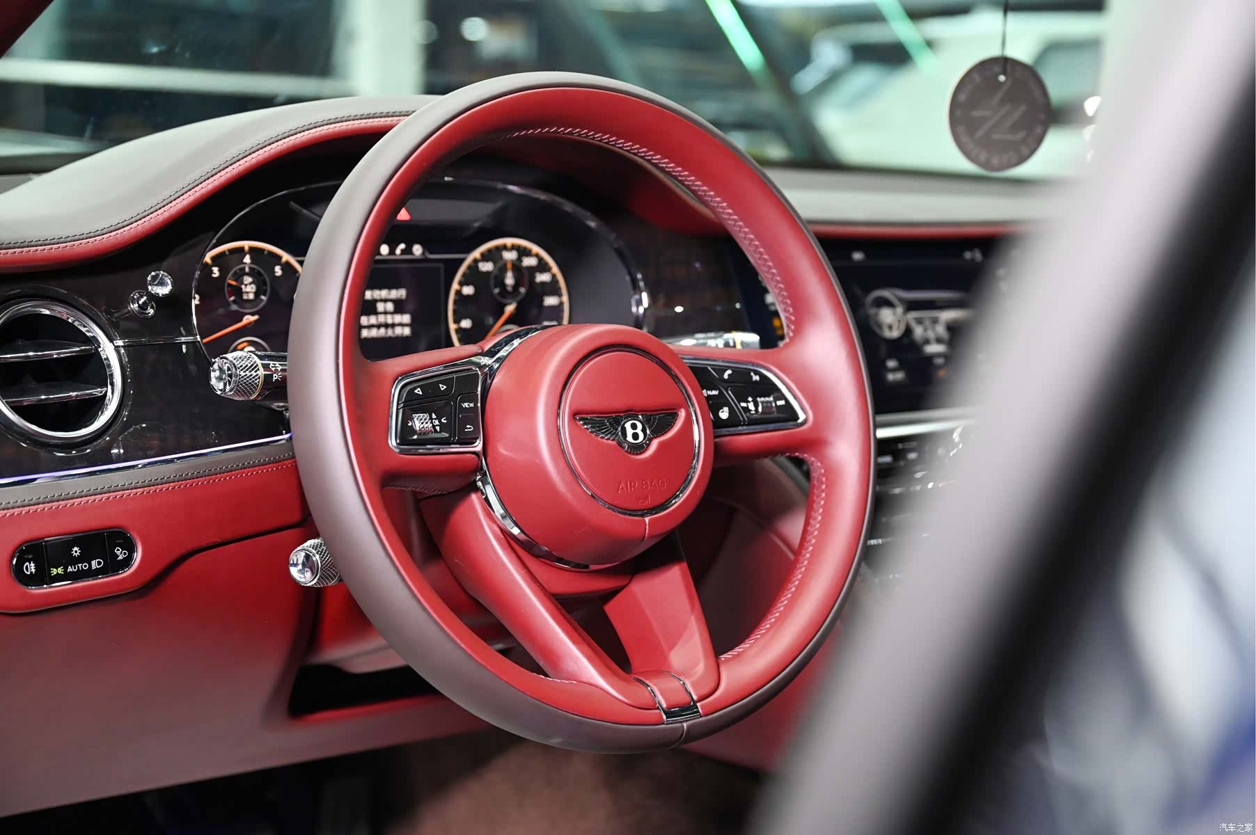 Bentley Flying Spur, 2021 8