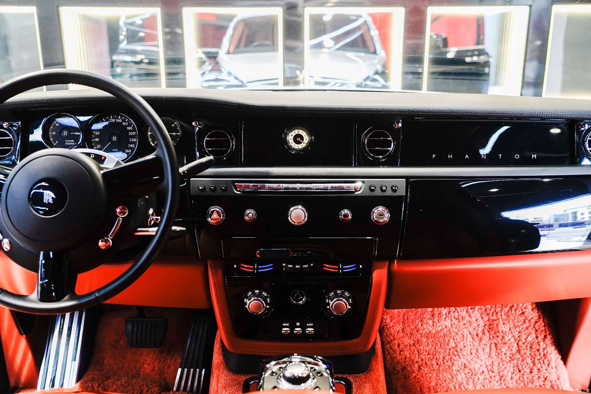 Rolls-Royce Phantom, 2014 12