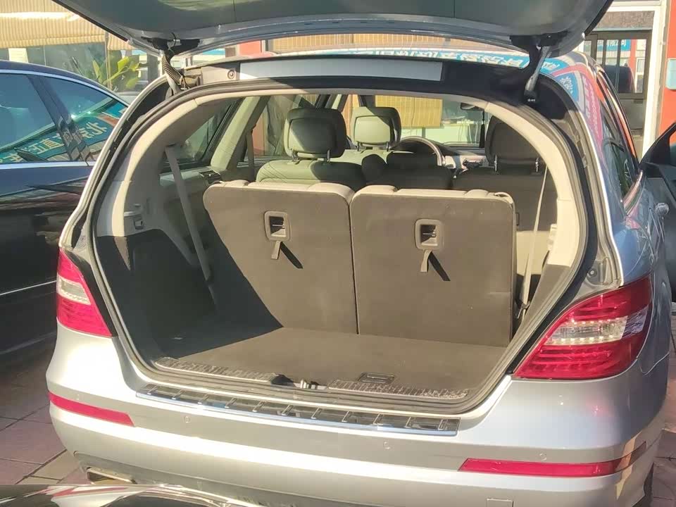 Mercedes-Benz R-class