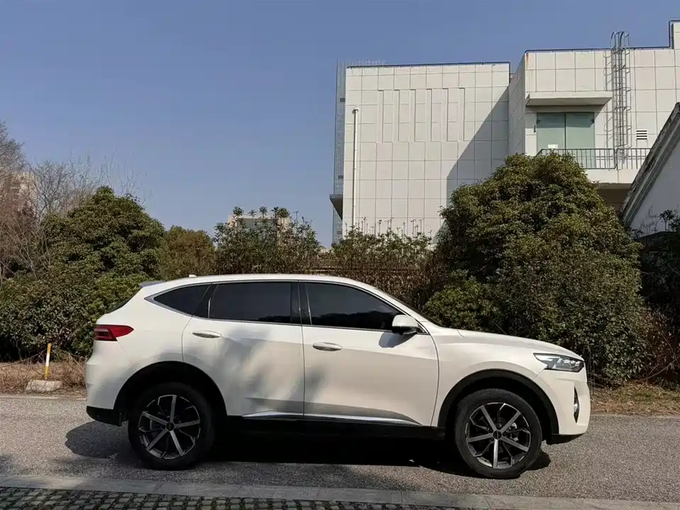 Haval F7