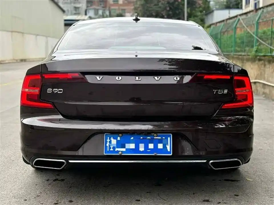 Volvo S90