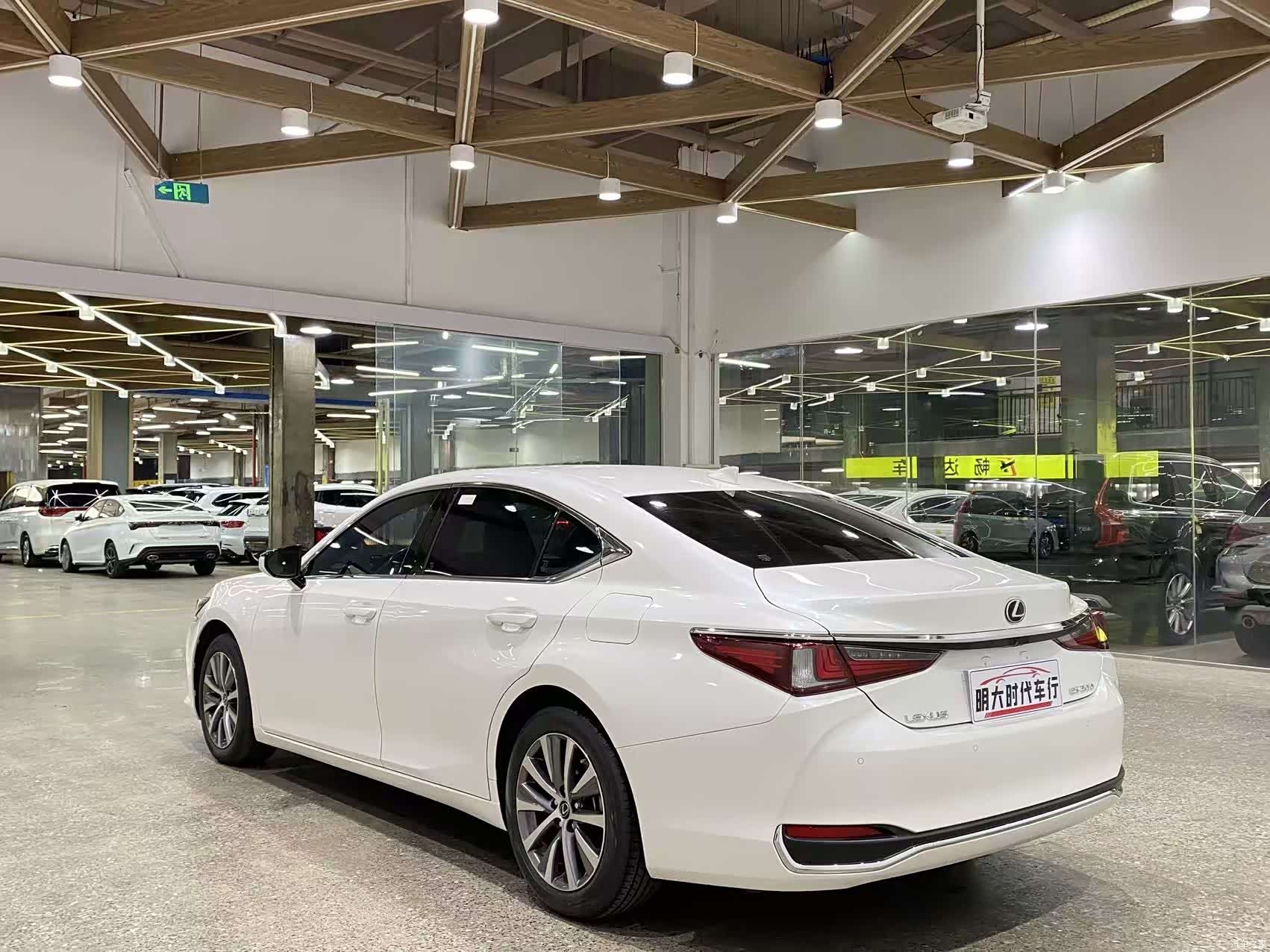 Lexus ES, 2020 8