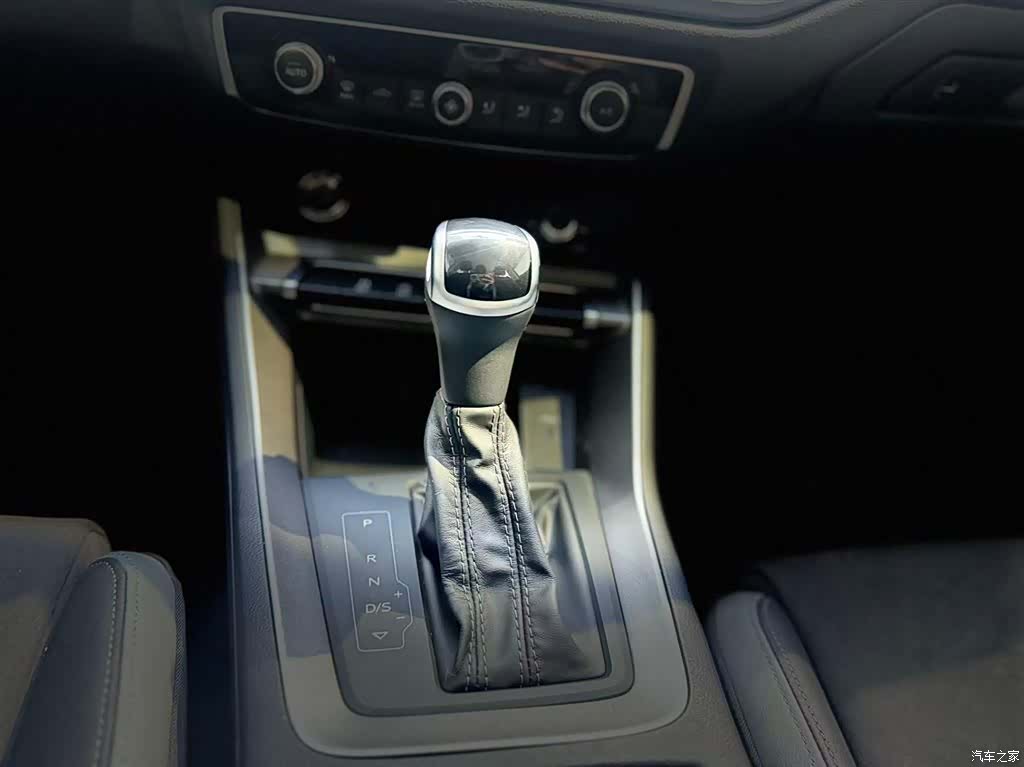 Audi Q3, 2023 17
