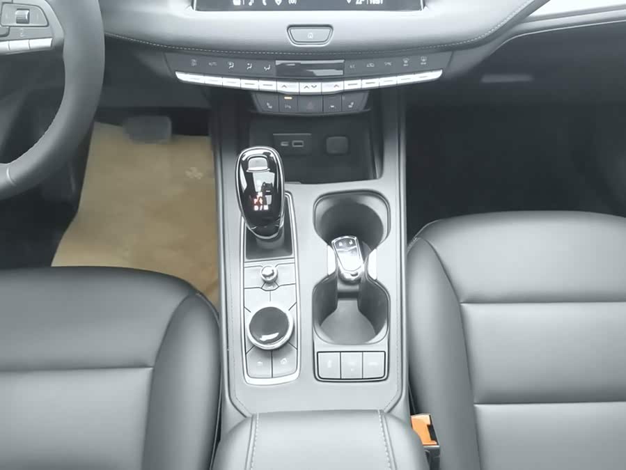 Cadillac XT4 2023, фото 16