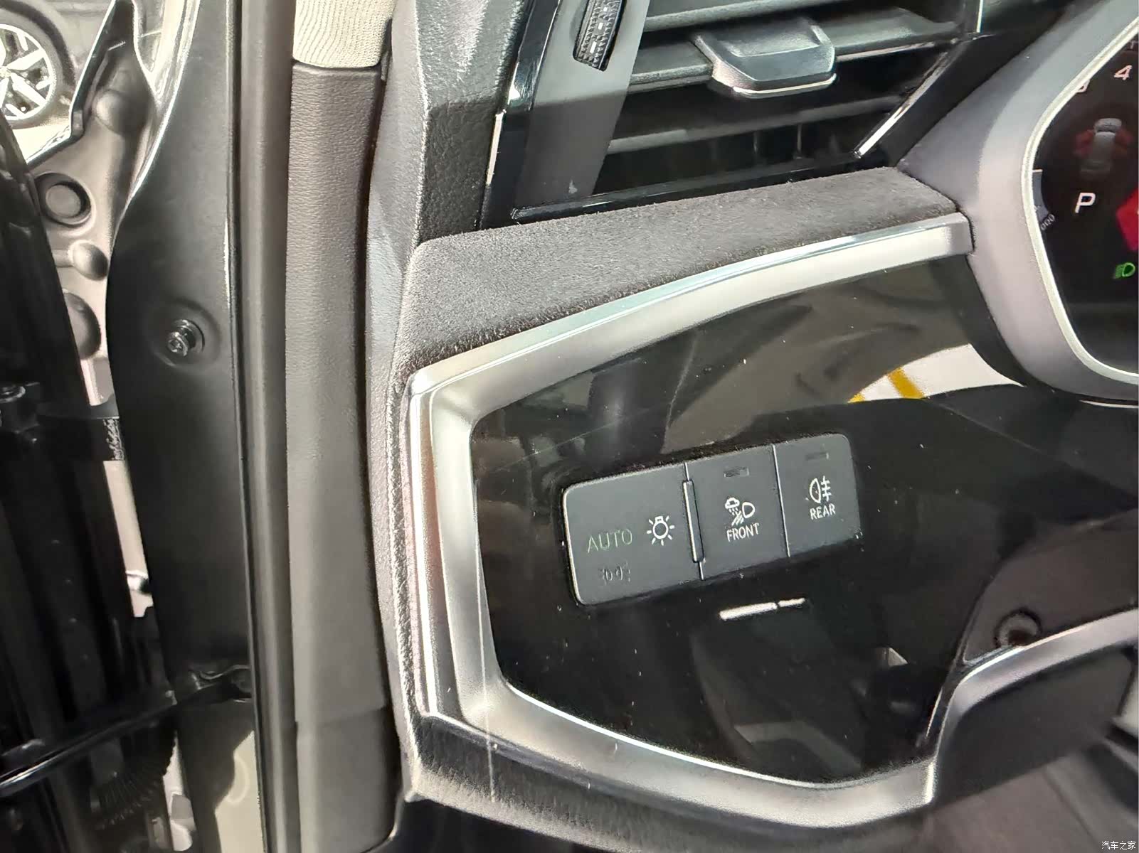 Audi Q3, 2022 10