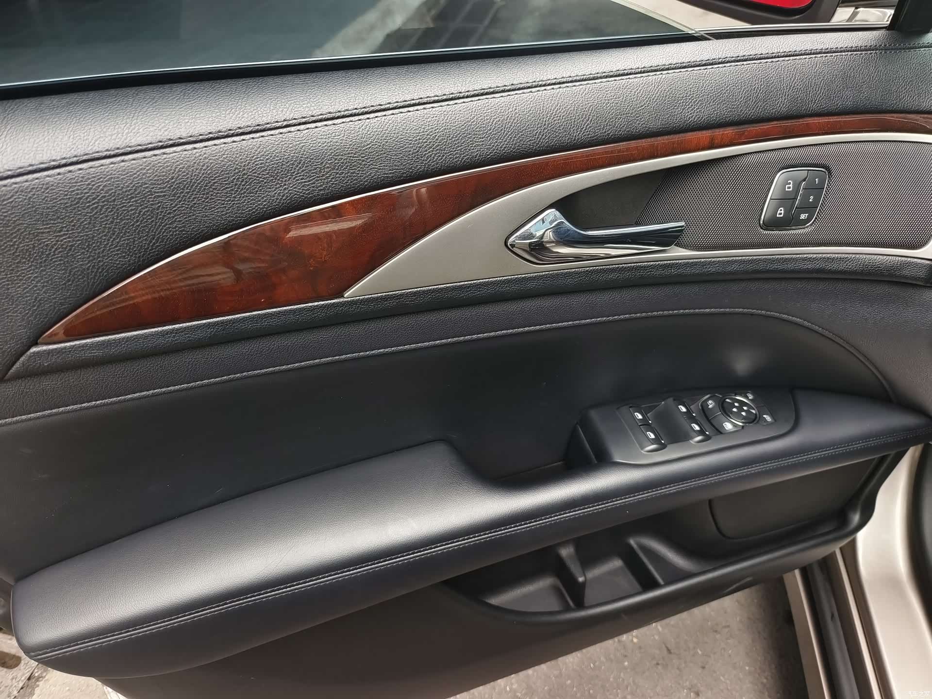 Lincoln MKZ, 2019 11