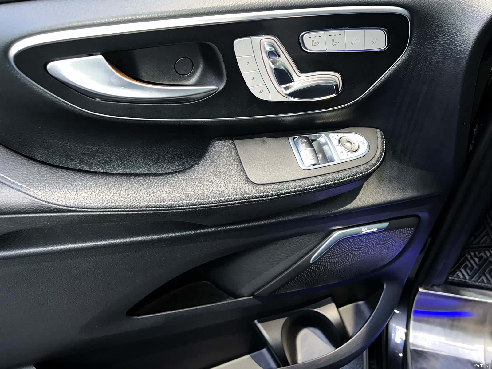 Mercedes-Benz V-Class, 2020 11